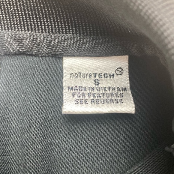 Wynn|Encore Hotel & Casino Golf Shirt - Picture 6 of 9